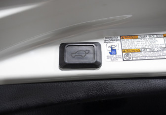 Подержанный автомобиль Toyota RAV4 2016 года (18 фото)