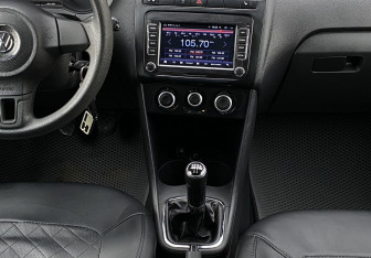 Подержанный автомобиль Volkswagen Polo Sedan 2012 года (12 фото)