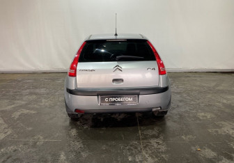 Подержанный автомобиль Citroen C4 Hatchback 2009 года (5 фото)