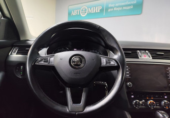 Подержанный автомобиль Skoda Octavia Liftback 2018 года (15 фото)