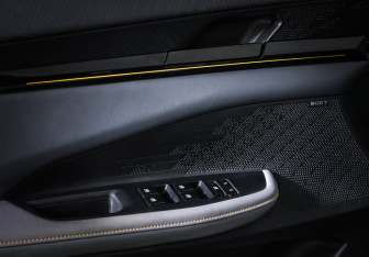 Подержанный автомобиль Changan UNI-V 2023 года (18 фото)