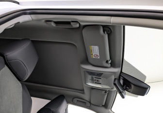 Подержанный автомобиль Toyota RAV4 2024 года (23 фото)