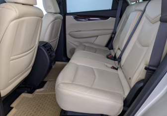 Подержанный автомобиль Cadillac XT5 2016 года (12 фото)