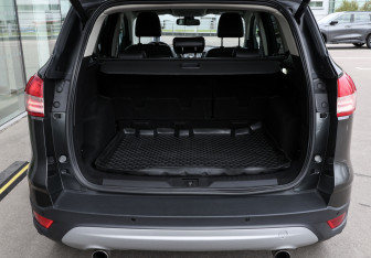 Подержанный автомобиль Ford Kuga 2015 года (9 фото)