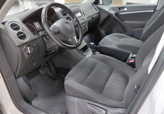 Подержанный автомобиль Volkswagen Tiguan 2012 года (12 фото)