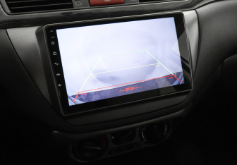 Подержанный автомобиль Mitsubishi Lancer Sedan 2005 года (9 фото)