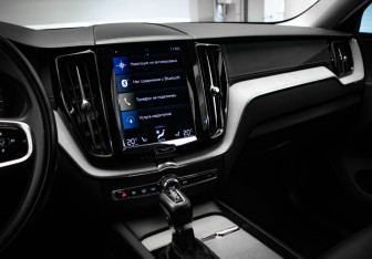 Подержанный автомобиль Volvo XC60 2021 года (20 фото)