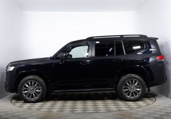 Подержанный автомобиль Toyota Land Cruiser Suv 2023 года (8 фото)