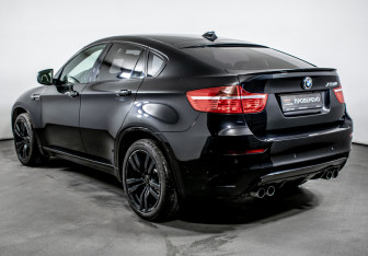 Подержанный автомобиль BMW X6 M 2011 года (7 фото)