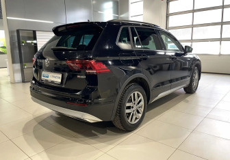 Подержанный автомобиль Volkswagen Tiguan 2019 года (4 фото)
