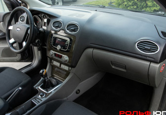 Подержанный автомобиль Ford Focus Sedan 2008 года (7 фото)