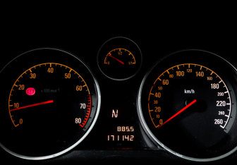 Подержанный автомобиль Opel Astra Hatchback 2006 года (11 фото)