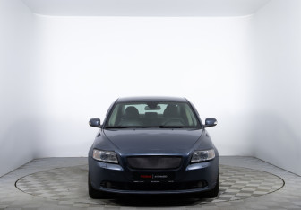 Подержанный автомобиль Volvo S40 2007 года (2 фото)