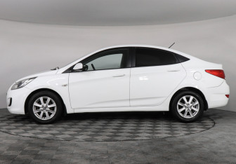 Подержанный автомобиль Hyundai Solaris Sedan 2013 года (8 фото)