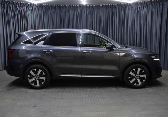 Подержанный автомобиль Kia Sorento 2021 года (4 фото)