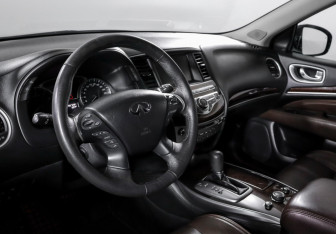 Подержанный автомобиль Infiniti JX 2013 года (14 фото)