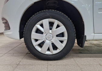 Подержанный автомобиль LADA (ВАЗ) Granta Sedan 2023 года (11 фото)