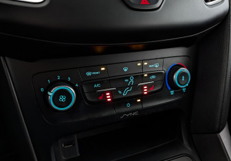 Подержанный автомобиль Ford Focus Hatchback 2018 года (26 фото)