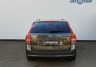 Подержанный автомобиль Kia Ceed Wagon 2011 года (7 фото)