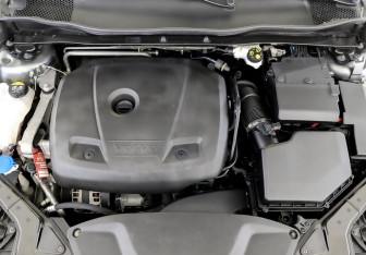 Подержанный автомобиль Volvo V40 Hatchback 2019 года (9 фото)