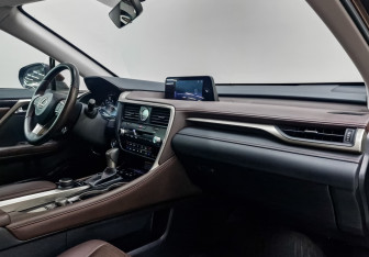 Подержанный автомобиль Lexus RX 2019 года (13 фото)