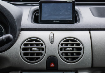 Подержанный автомобиль Renault Kangoo 2008 года (14 фото)