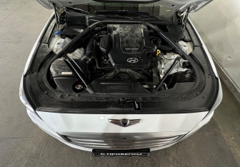Подержанный автомобиль Hyundai Genesis 2014 года (21 фото)