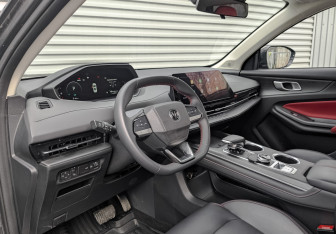 Подержанный автомобиль Changan UNI-S 2024 года (16 фото)