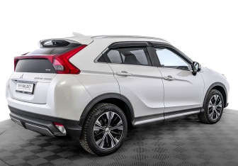 Подержанный автомобиль Mitsubishi Eclipse Cross 2022 года (5 фото)