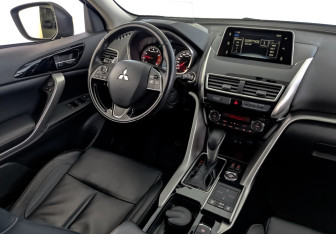 Подержанный автомобиль Mitsubishi Eclipse Cross 2019 года (28 фото)