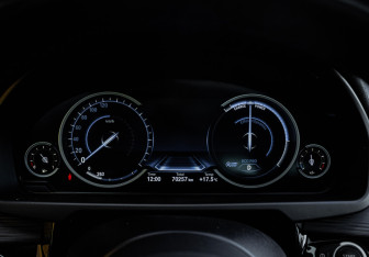 Подержанный автомобиль BMW X6 2017 года (11 фото)