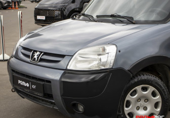 Подержанный автомобиль Peugeot Partner 2007 года (18 фото)