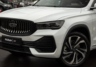 Подержанный автомобиль Geely Monjaro 2023 года (23 фото)