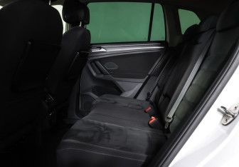 Подержанный автомобиль Volkswagen Tiguan 2017 года (12 фото)