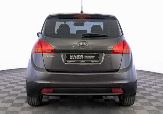 Подержанный автомобиль Kia Venga 2013 года (6 фото)