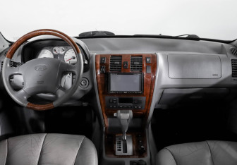 Подержанный автомобиль Hyundai Terracan 2004 года (12 фото)