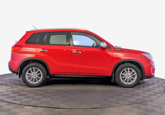 Подержанный автомобиль Suzuki Vitara 2016 года (4 фото)