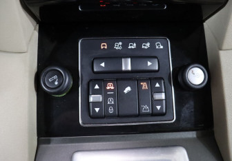 Подержанный автомобиль Land Rover Discovery 2014 года (21 фото)