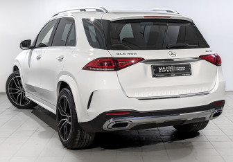 Подержанный автомобиль Mercedes-Benz GLE 2020 года (7 фото)