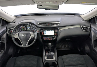 Подержанный автомобиль Nissan X-Trail 2017 года (14 фото)