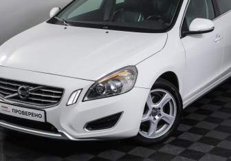 Подержанный автомобиль Volvo S60 2012 года (23 фото)