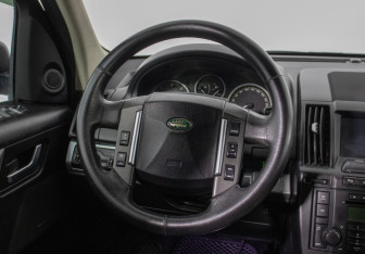 Подержанный автомобиль Land Rover Freelander 2007 года (15 фото)