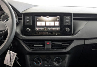 Подержанный автомобиль Skoda Rapid Liftback 2021 года (17 фото)