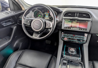 Подержанный автомобиль Jaguar F-Pace 2020 года (29 фото)