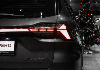 Подержанный автомобиль Geely Okavango 2024 года (24 фото)