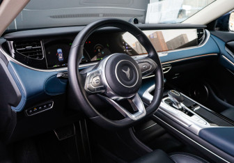 Подержанный автомобиль Voyah Free 2021 года (15 фото)