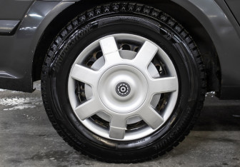 Подержанный автомобиль Opel Astra Sedan 2012 года (19 фото)