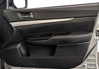 Подержанный автомобиль Subaru Outback Wagon 2011 года (25 фото)