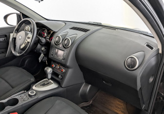 Подержанный автомобиль Nissan Qashqai 2013 года (11 фото)