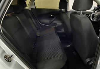 Подержанный автомобиль Volkswagen Polo Sedan 2012 года (11 фото)